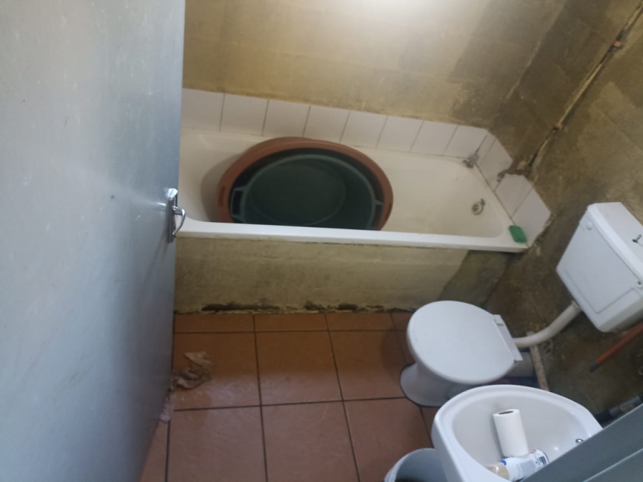 2 Bedroom Property for Sale in Kwanonqaba Western Cape